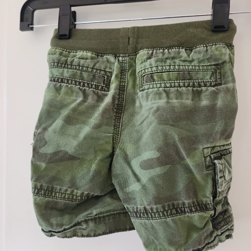 Kid's 2t Baby GAP‎ camouflaged shorts